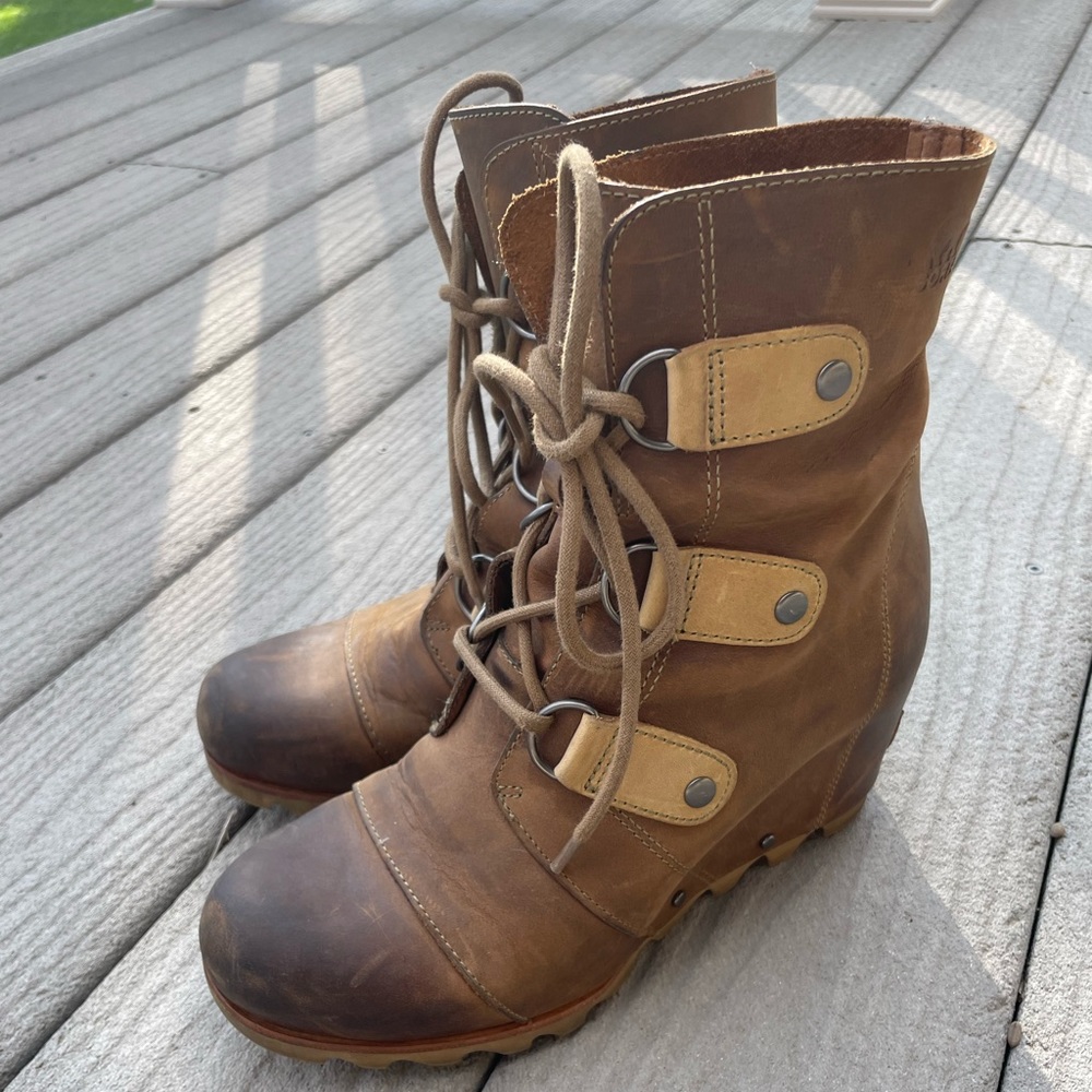 Sorel Joan of Arctic Wedge lace up boots two toned brown